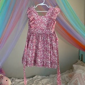 Beautiful floral V-back summer dress